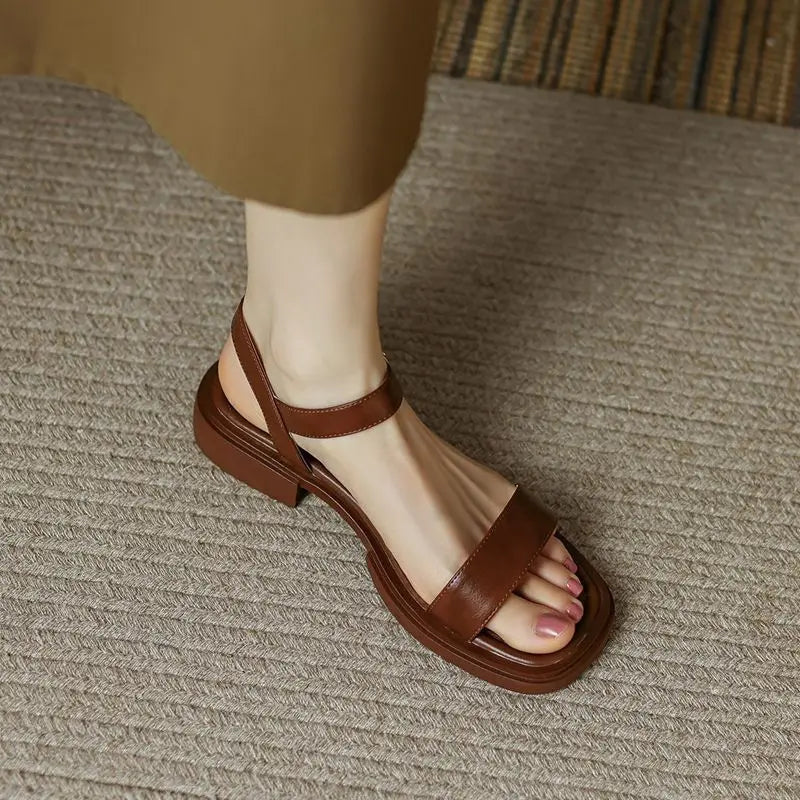June™ | Les sandales en cuir pour un style essentiel et raffiné